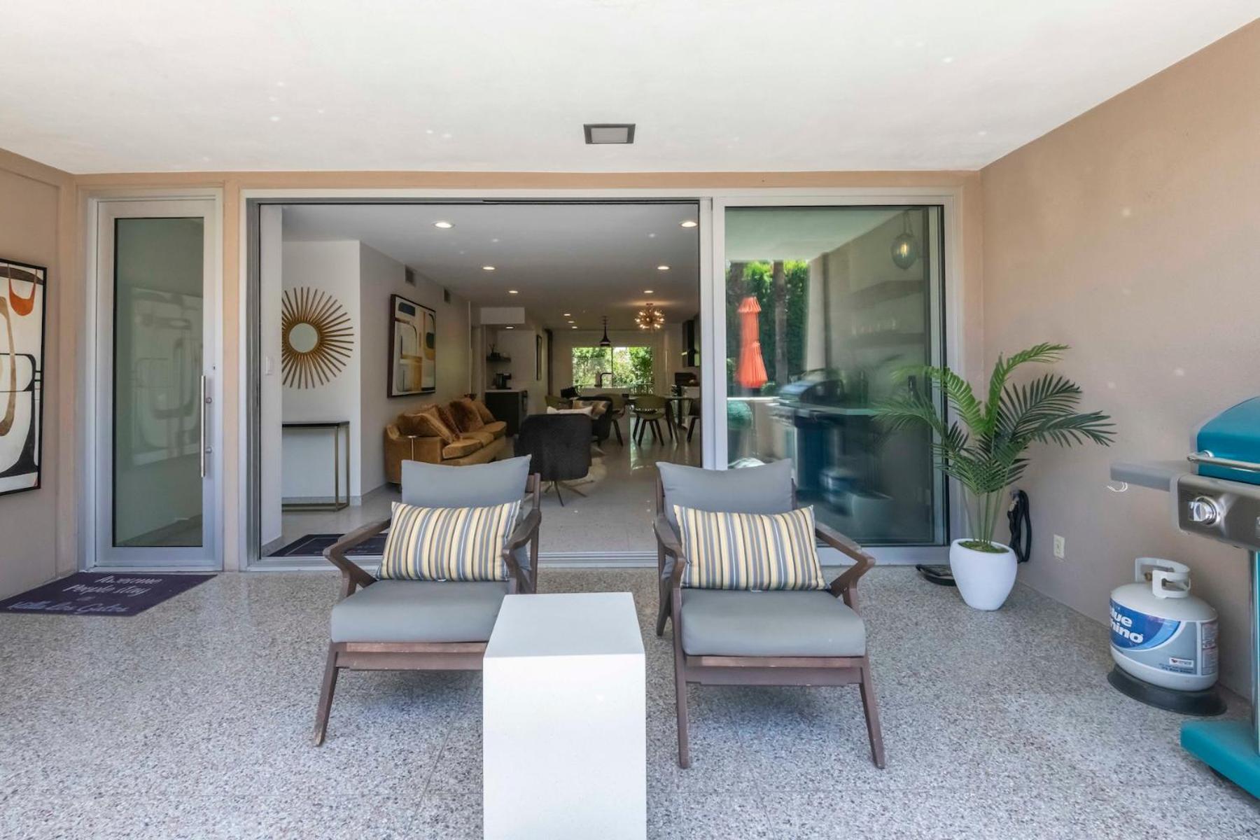 Stunning Mid Century Condo In The Heart Of La Palmas! Palm Springs Luaran gambar